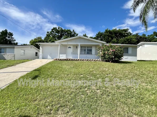 5033 Farley Dr, Holiday, FL 34690