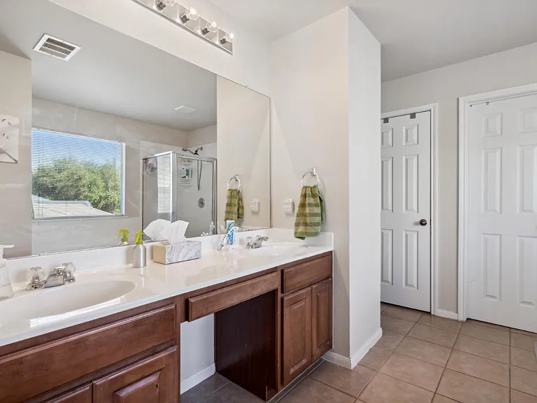 2108 Narrow Glen Pkwy — Photo 8
