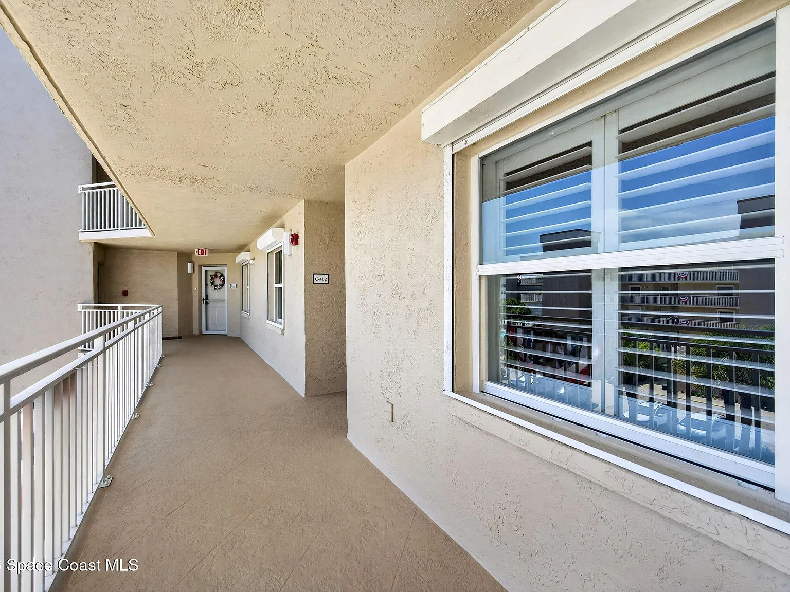 1 bed, 1.5 bath, 868 sqft, $4,000 — Photo 2