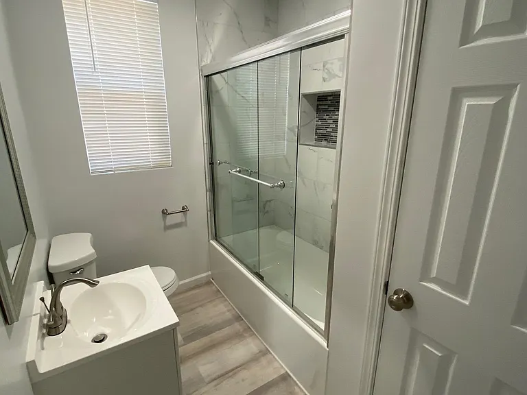 2427 E Villa St — Photo 5