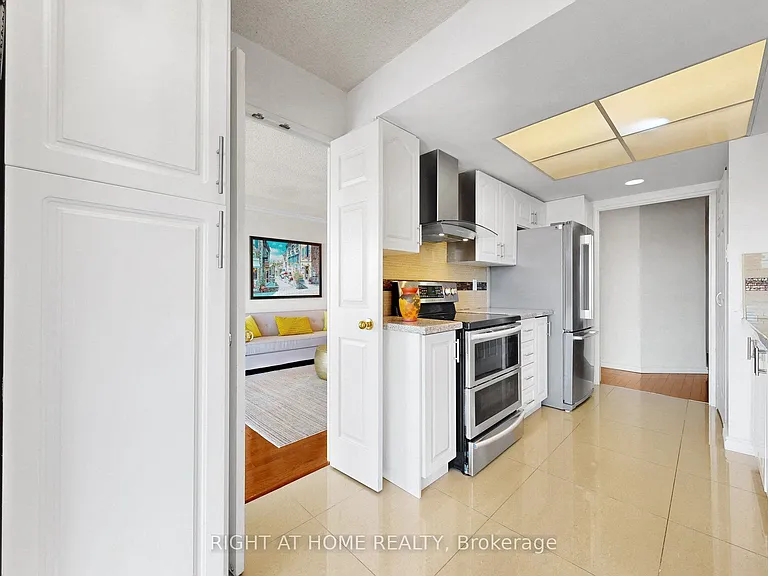 7805 Bayview Ave #1120 — Photo 16