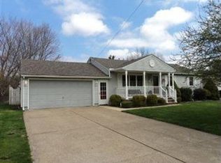 909 Dodge Dr, Amherst, OH