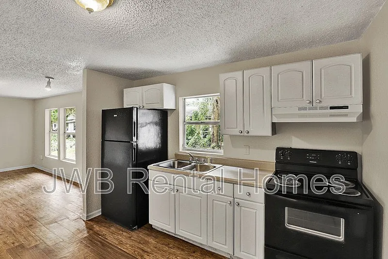 Northside — Photo 2
