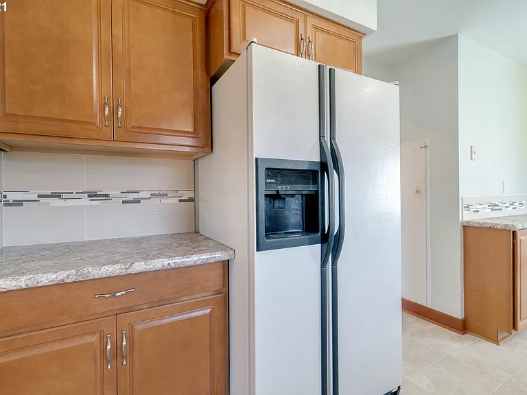 1335 Windsor Dr — Photo 8