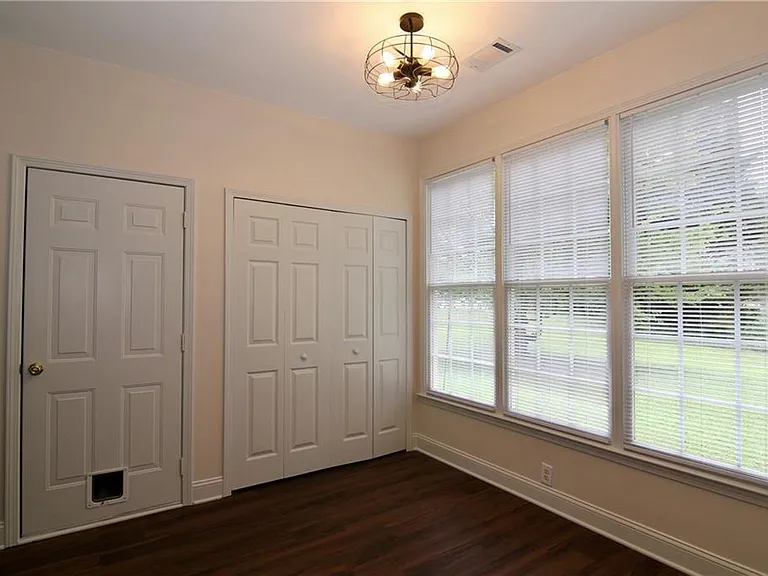 3060 Winston Terrace Ct — Photo 8