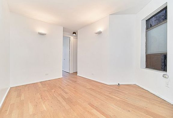 5th image of 3694 Broadway #2D