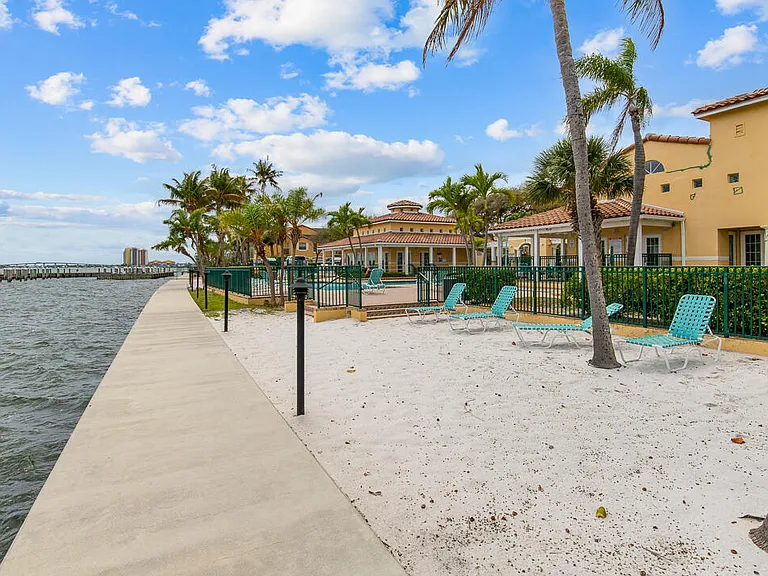 1060 Lake Shore Dr #201 — Photo 43