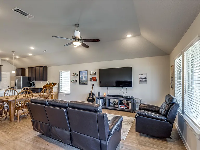 949 Gentle Moss Dr — Photo 3