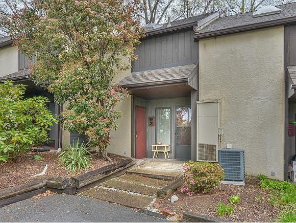 1st image of 115 Beechnut St APT E2