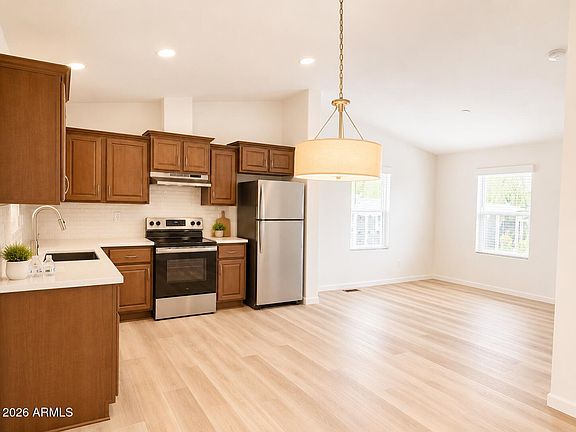 3rd image of 1250 E Bell Road #11