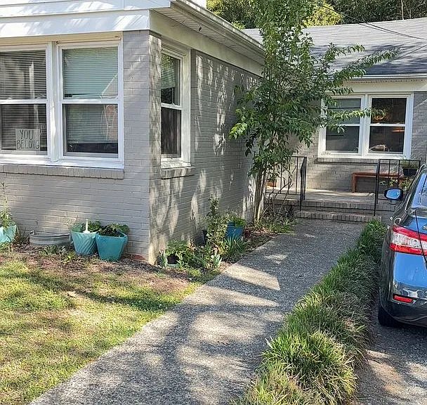 822 Green St — Photo 1