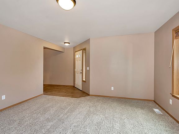 4th image of 17901 25th Avenue Ct E