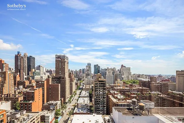 Rented by Sotheby's International Realty | media 18