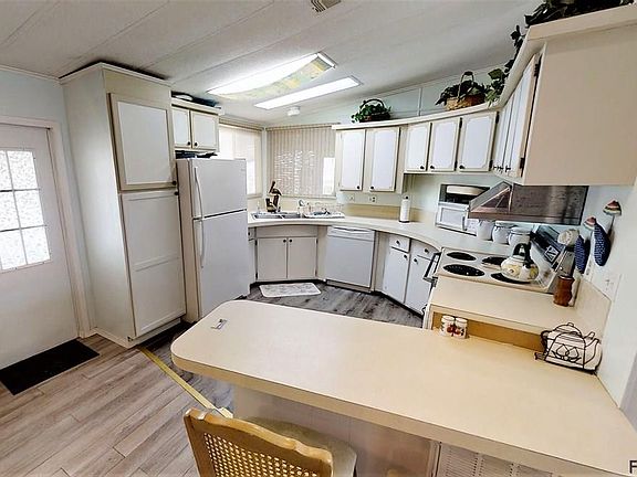 2nd image of 162 Lookout Dr