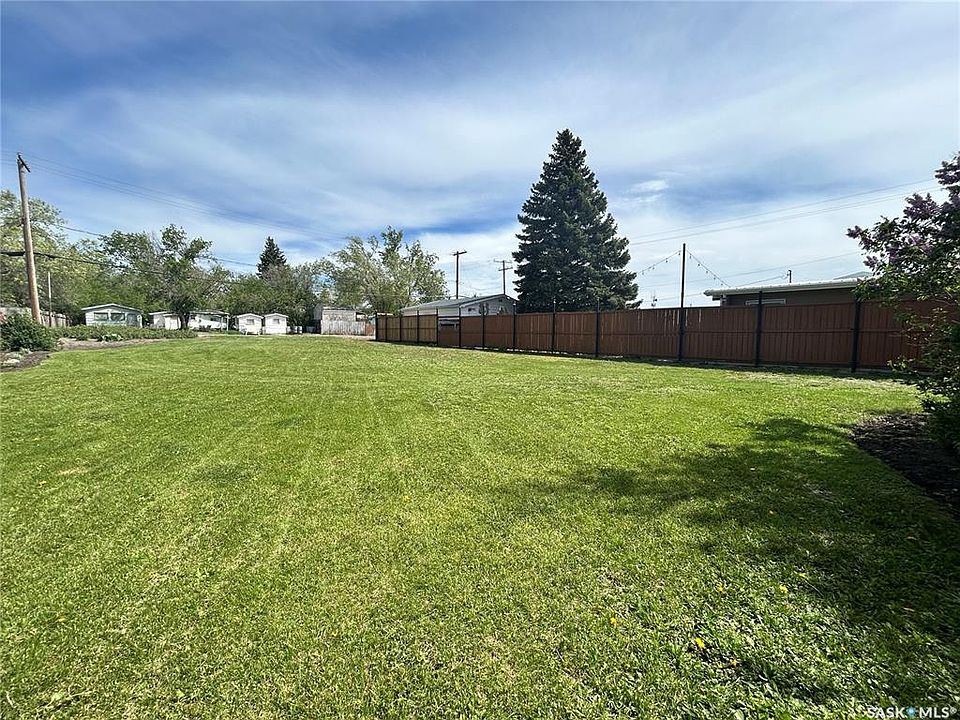 1st image of 222 Osborne AVENUE