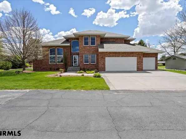 1406 Mockingbird Dr, Scottsbluff, NE 69361