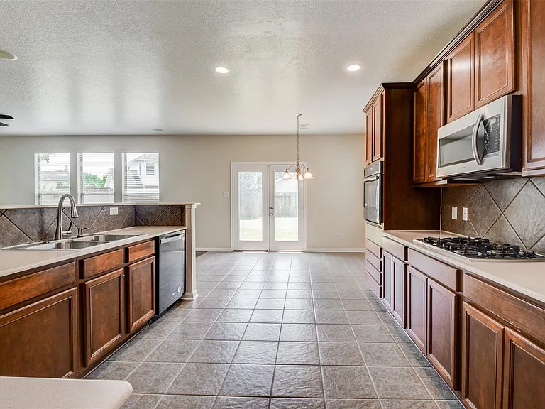 21515 Pointed Oak Ln — Photo 8