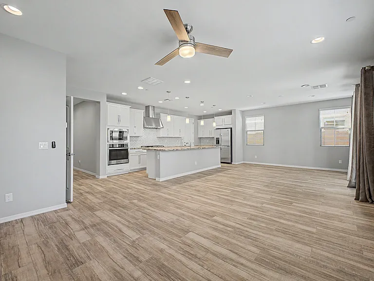3944 E Dublin St — Photo 17