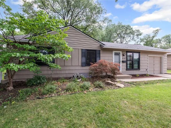 8751 Goddard St, Overland Park, KS 66214