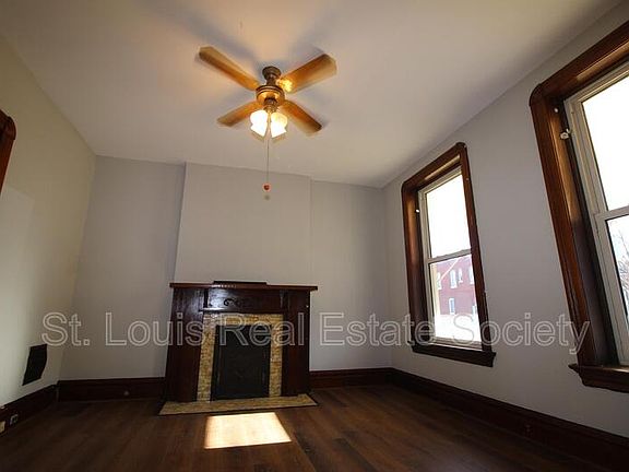 3rd image of 829 Bates St