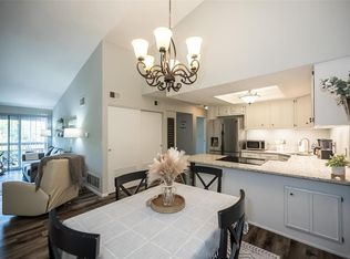 1465 Heritage Lndg APT 409, Saint Charles, MO