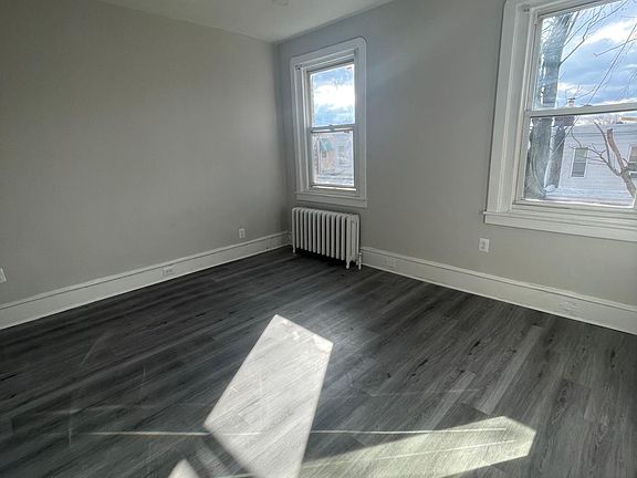 5th image of 612 W Chew Ave Floor 2