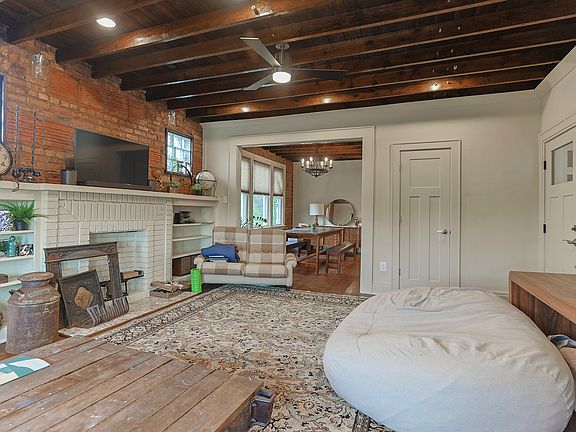3rd image of 108 S Notre Dame Ave APT 3