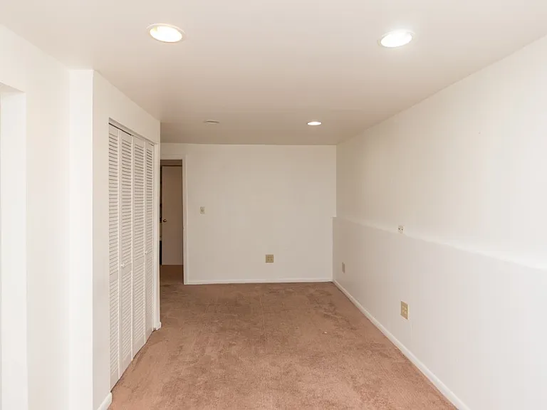 1043 W Grace St #CH — Photo 17