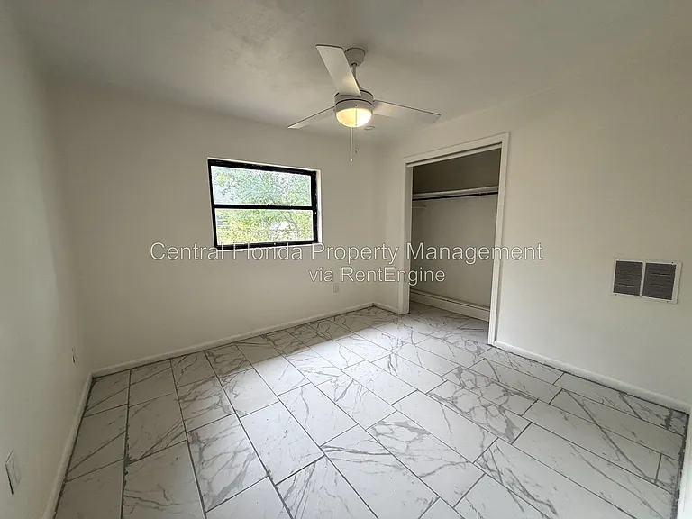 1624 Ferndell Rd — Photo 8