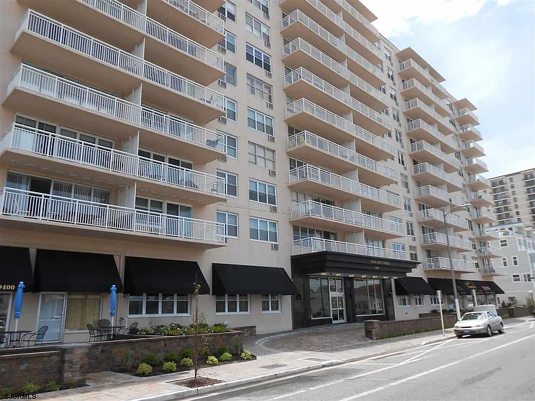 9400 Atlantic Ave #312 — Photo 1