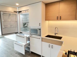 200 Klahanie Ct #804, West Vancouver, BC V7P 0E4