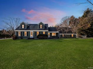 43 Farm Rd N, Wading River, NY 11792