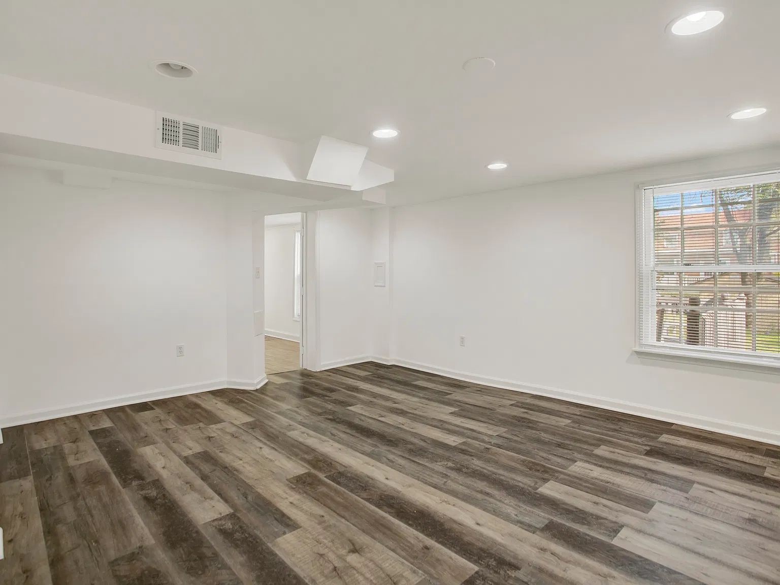 2 bed, 693 sqft, $1,675 — Photo 2