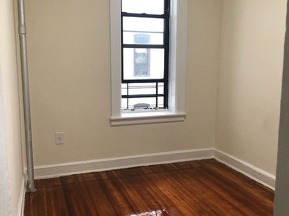 5th image of 2541 44th St APT 12