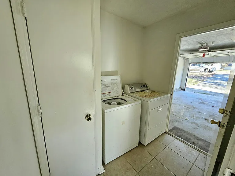 300 Martin Dr — Photo 12