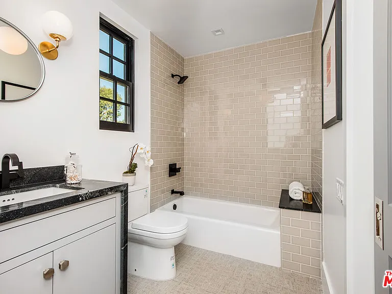 528 Norwich Dr — Photo 27
