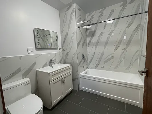 Rented by Olympic CIty Real Estate | media 2
