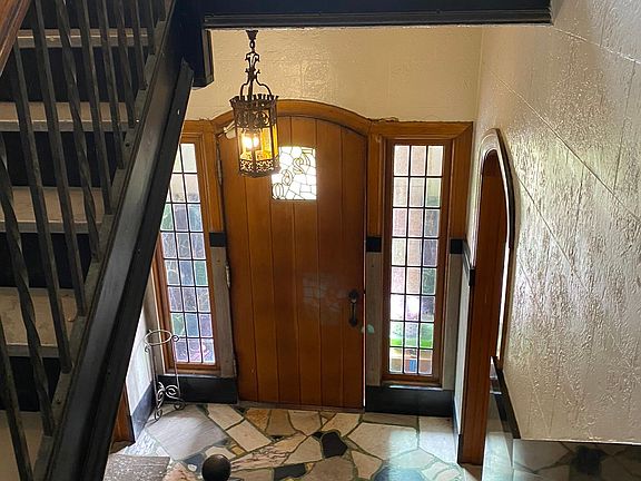 2nd image of 7260 Pershing Ave #2E