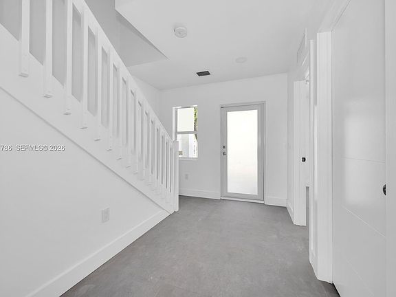 5th image of 2778 NW 44th St