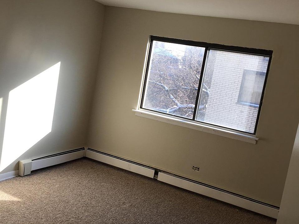 2nd image of 5420 N Kenmore Ave APT 512