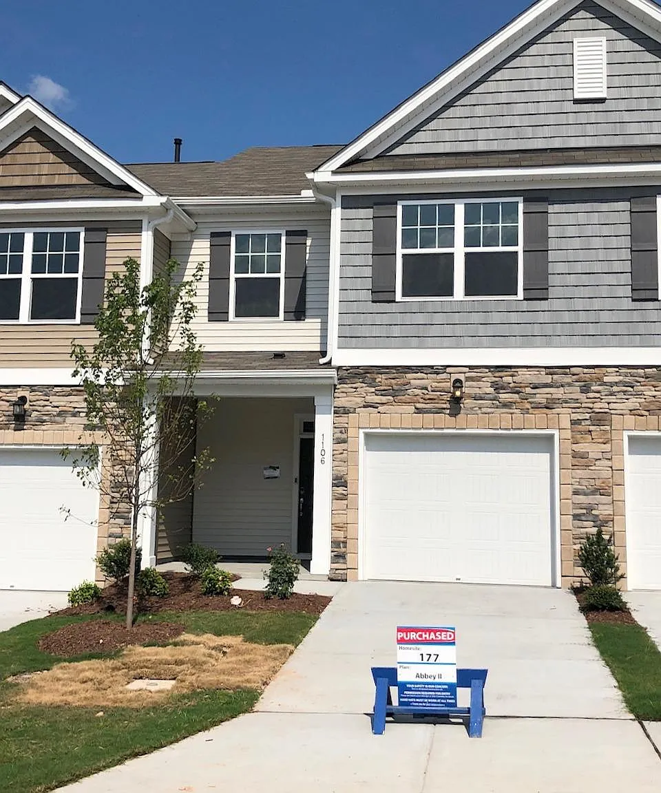 3 bed, 2.5 bath, 1635 sqft, $1,795 — Photo 1