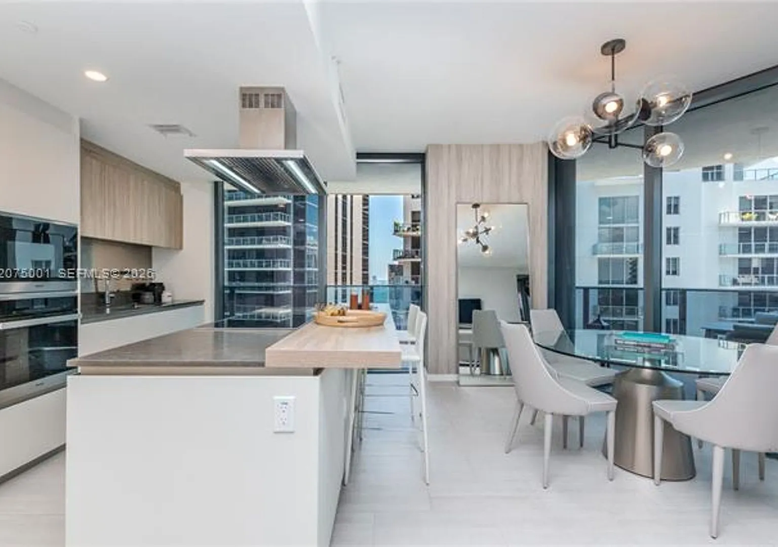 1000 Brickell Plz cu-3201, Miami, FL 33131 — Photo 1