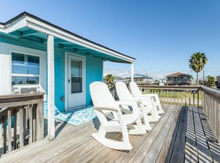 902 Treaty Dr, Surfside Beach, TX 77541