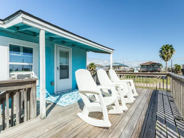 902 Treaty Dr, Surfside Beach, TX 77541