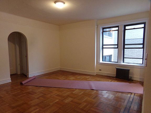 3rd image of 150 Crown St APT A19
