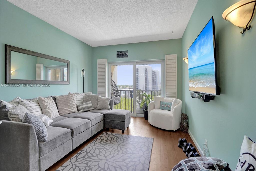 400 N Riverside Dr APT 514, photo 7