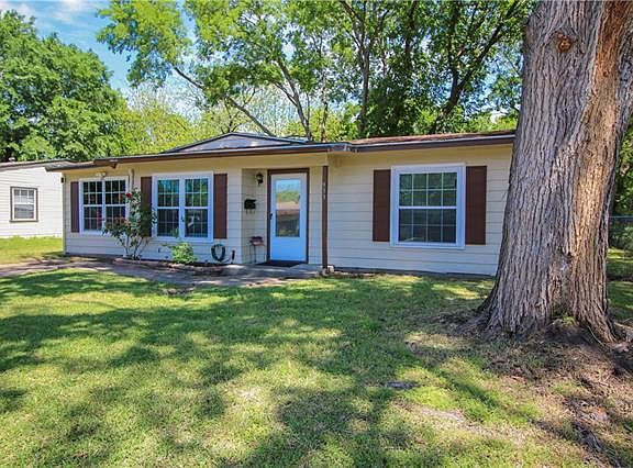 2nd image of 933 Indian Hills Dr