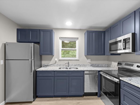 1 Manor Dr #1