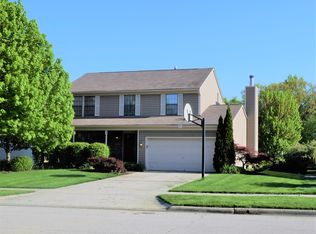 226 Meadow View Dr, Powell, OH