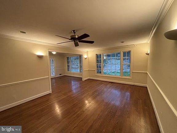 3rd image of 2611 E Meredith Dr